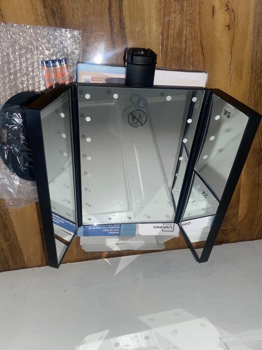 Buy & Sell Grove Park South East London - Photos for LED make-up mirror with dimmable LEDs