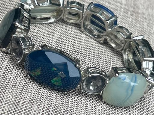 Buy & Sell Brighton Brighton - Photos for Attractive glass bracelet
