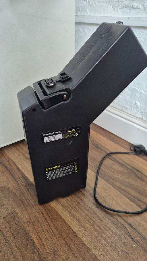 Buy & Sell Bentley Walsall - Photos for Eskuta 250 series 3 battery