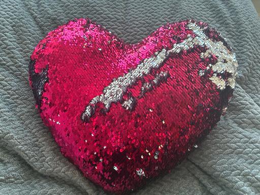 Buy & Sell Lye Dudley - Photos for Sequin Heart Cushion