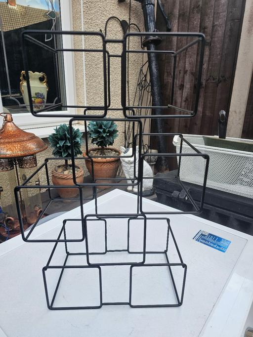 Buy & Sell Pensnett Dudley - Photos for MODERN BLACK METAL WINE RACK