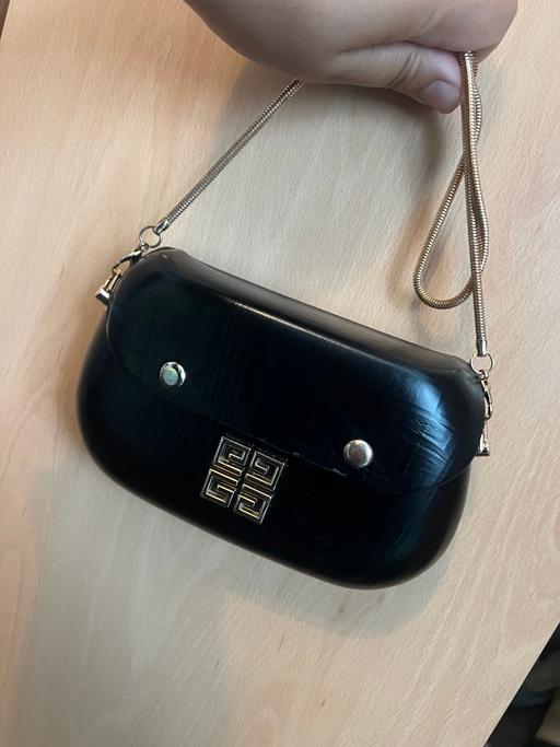 Buy & Sell Dollis Hill North West London - Photos for Cross body bag