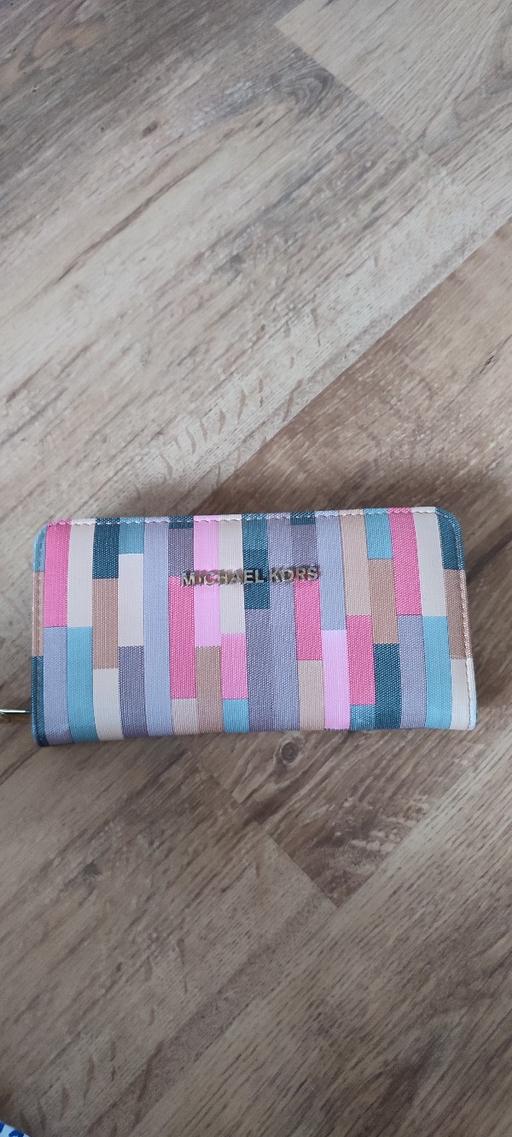 Buy & Sell Osterley South West London - Photos for Michael Kors purse
