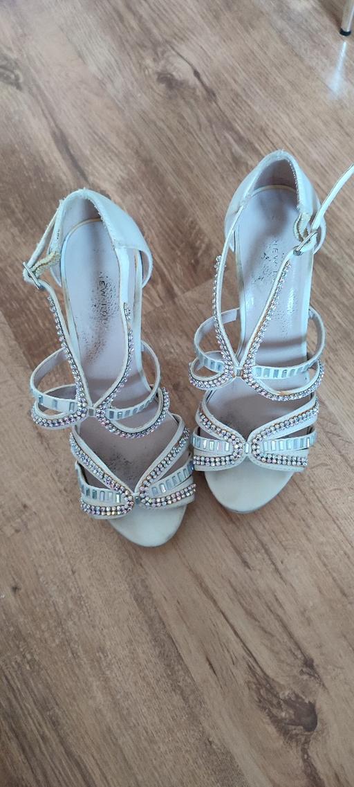 Buy & Sell Osterley South West London - Photos for New Look Crystal studded white high heels