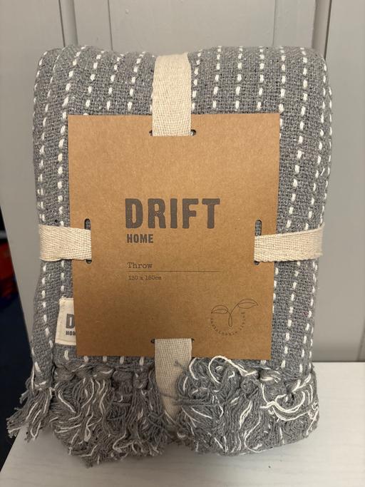 Buy & Sell Duckmanton Chesterfield - Photos for Drift home throw