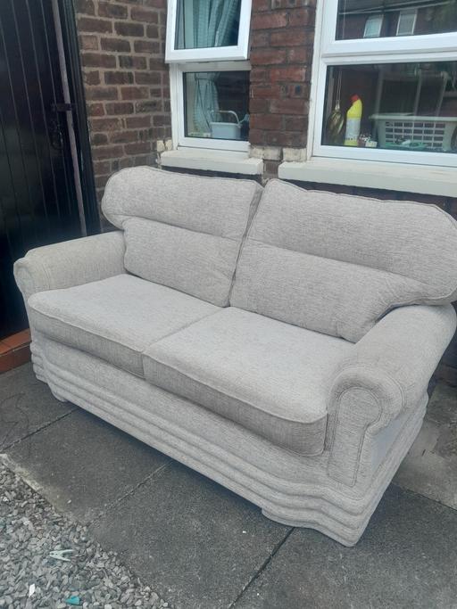 Buy & Sell Hope Carr Wigan - Photos for 2 seat sofa