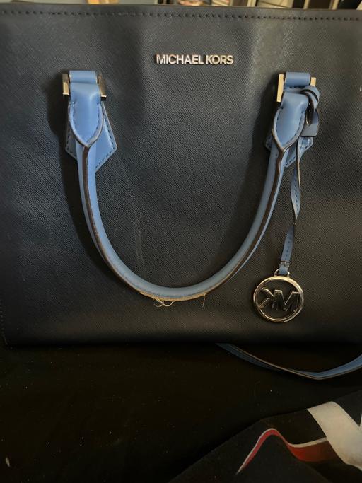 Buy & Sell Chinbrook South East London - Photos for Michael kors blue bag