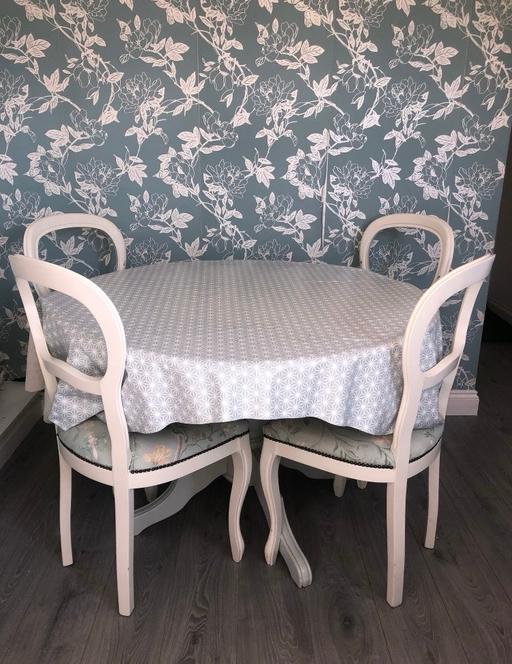Buy & Sell Lansil Industrial Estate Lancaster - Photos for Round table and 4 chairs