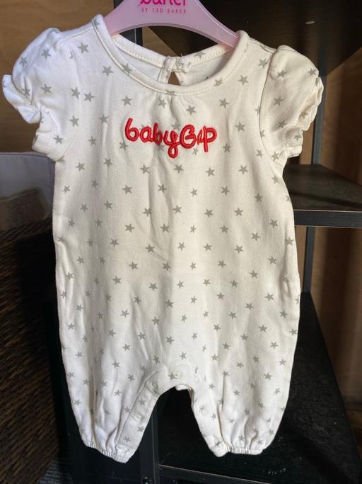 Buy & Sell Springhead Oldham - Photos for GAP romper.