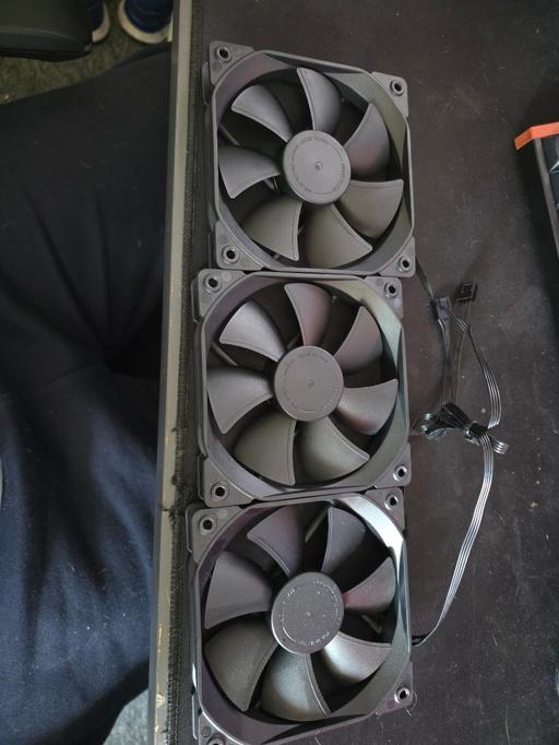 Buy & Sell Wednesbury Sandwell - Photos for 3x fractal dynamic x2 gp fans 120mm