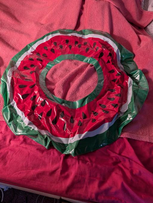 Buy & Sell Brunswick Park North London - Photos for medium watermelon flote red white Green in