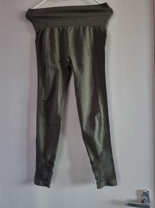Buy & Sell Liverpool Knowsley - Photos for BNWOT Dark Khaki Yoga Pants