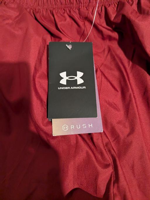 Buy & Sell Brunswick Park North London - Photos for Brand new Under armour Maroon UA Woven