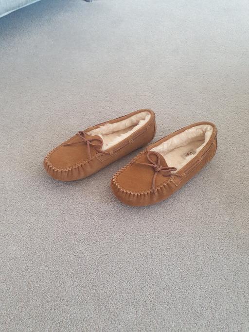Buy & Sell Cross Lanes Wrexham - Wales - Photos for UGG Slippers