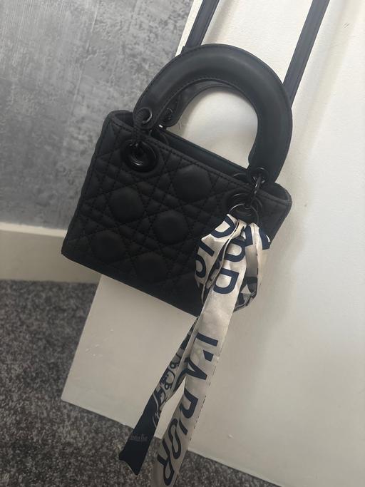 Buy & Sell Canary Wharf East London - Photos for Small black bag
