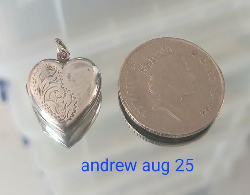 Buy & Sell Thatto Heath Saint Helens - Photos for Vintage sterling silver engraved locket