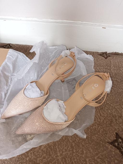 Buy & Sell Seven Kings East London - Photos for OFFICE Matilda Embellished Court Heels Size 9