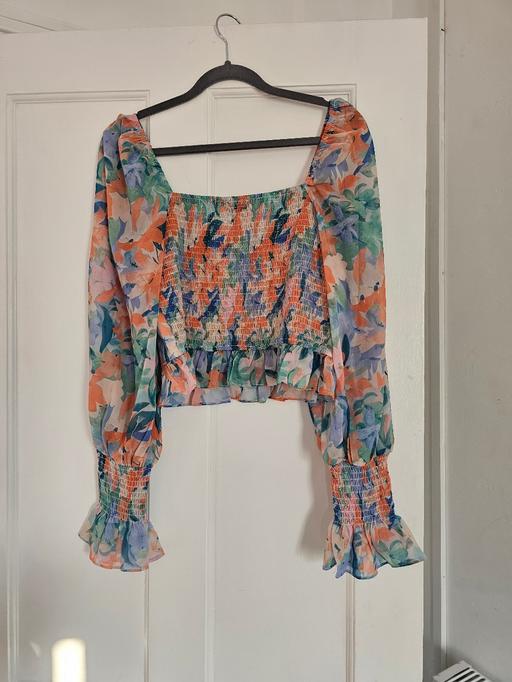 Buy & Sell Enfield Lock Enfield - Photos for Flowery long sleeve top