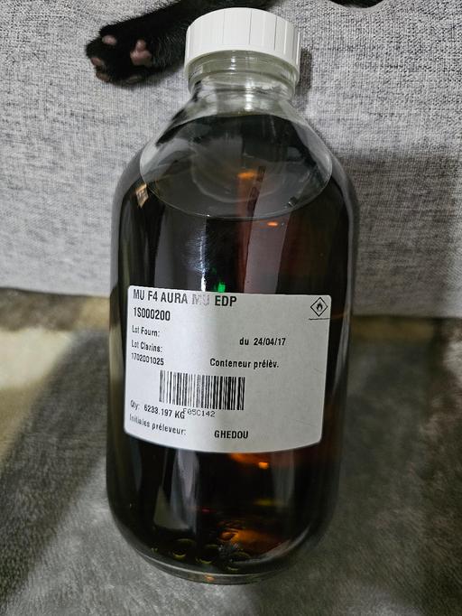 Buy & Sell Oadby and Wigston Leicestershire - Photos for Mugler Aura 1000ml