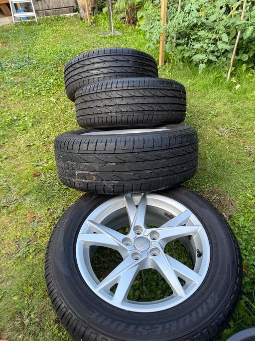 Vehicles Brentford Hounslow - Photos for Set of 4 Birdgestone Tyres and alloy wheels