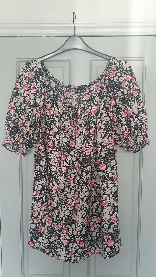 Buy & Sell Hill Top Sandwell - Photos for Womans top