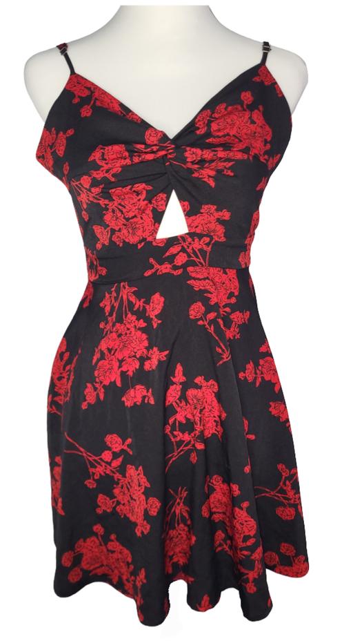 Buy & Sell - Photos for Beautiful Black and red Flower dress