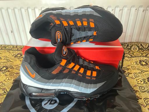 Buy & Sell Paddock Kirklees - Photos for Nike airmax 95 TT trainers uk size 10