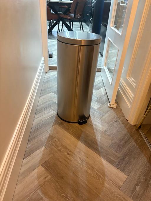 Buy & Sell Wigan Town Centre Wigan - Photos for Brand new bin