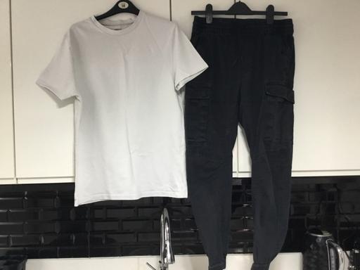 Buy & Sell Woodcross Wolverhampton - Photos for Mens T/Shirt and Cargo Bottoms Size S