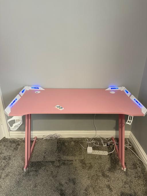 Buy & Sell Kingshurst Solihull - Photos for Dowinx Pink gaming desk light up
