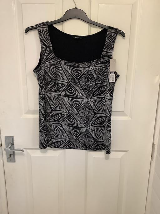 Buy & Sell Woodsetton Dudley - Photos for BNWT Roman top 14