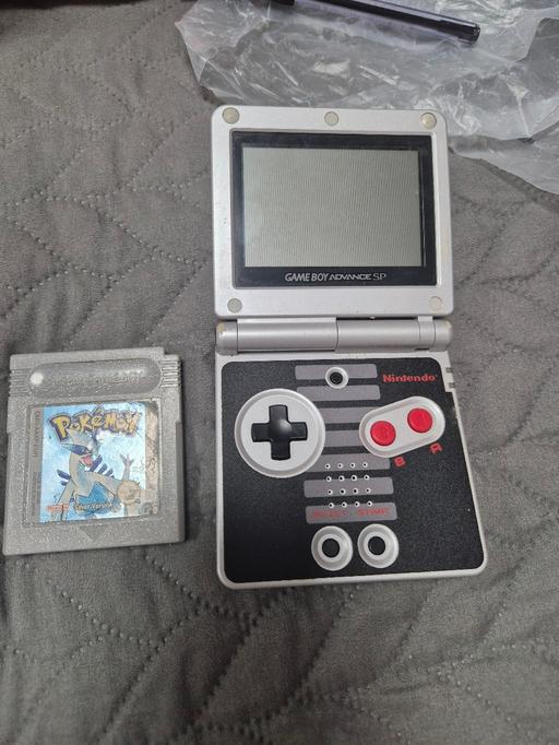 Buy & Sell Southfields Business Park Basildon - Photos for Nintendo game boy and pokemon game
