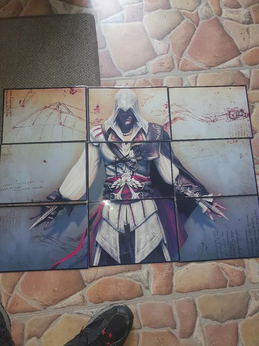 Buy & Sell Pensnett Dudley - Photos for Assassins Creed Picture & Fable III Book Box.