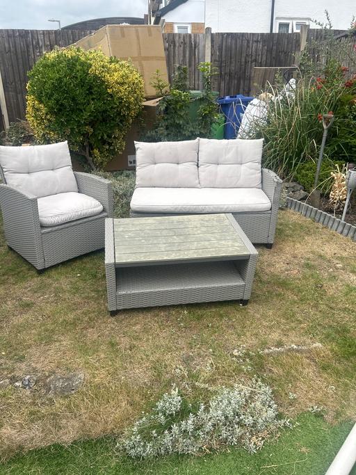 Buy & Sell Waterglade Industrial Park Thurrock - Essex - Photos for Garden furniture