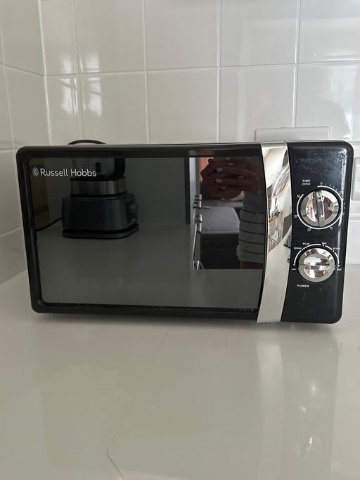 Buy & Sell Highbury & Islington Station Islington - Photos for Microwave Russell Hobbs