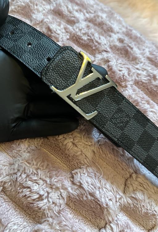 Buy & Sell Burnage Manchester - Photos for LV Initial Damoflage 40MM Reversible Belt