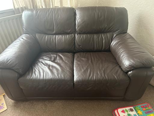 Buy & Sell Sheffield Sheffield - Photos for 3 seater and two seater settee