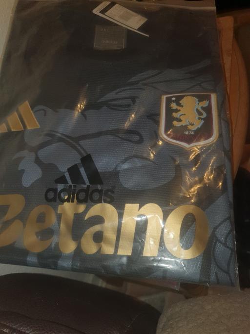 Buy & Sell Pensnett Dudley - Photos for BNIP, 2 , XXL Villa Shirts , Dragon & Home