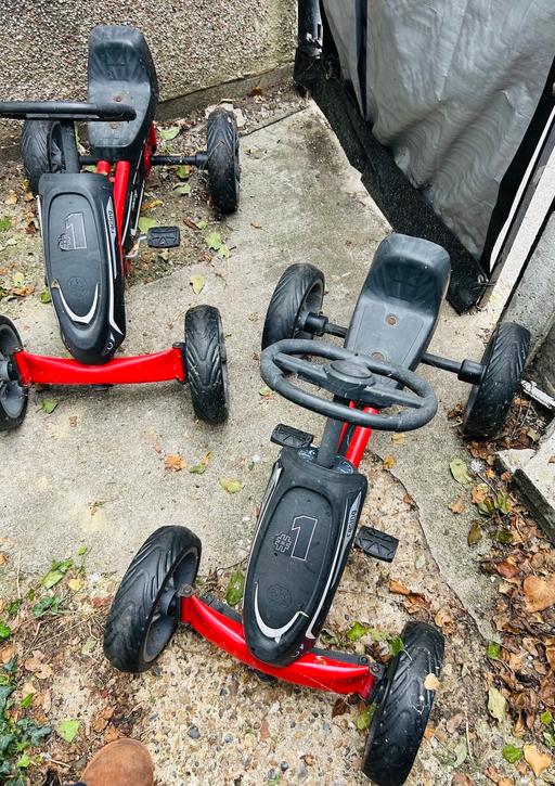 Buy & Sell Addington Village Station South East London - Photos for Two small pedal go-karts