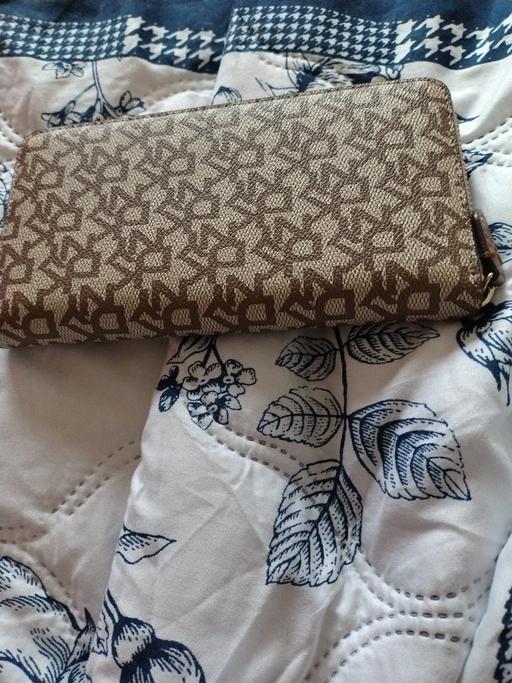 Buy & Sell Upper Gornal Dudley - Photos for dkny long purse
