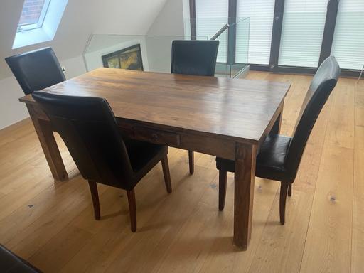Buy & Sell Gomshall Guildford - Photos for Dinning room table and (4) chairs.