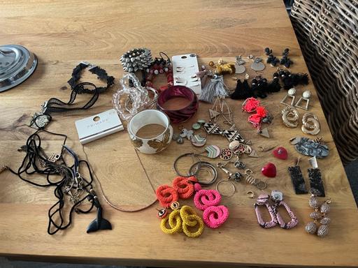 Buy & Sell Woodsetton Dudley - Photos for Jewellery Joblot