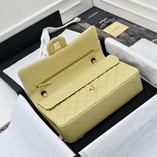 Buy & Sell Reigate Reigate and Banstead - Photos for Brand new Chanel bag