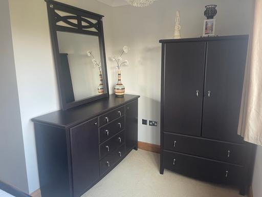 Buy & Sell Gomshall Guildford - Photos for Bedroom wardrobe four piece set with mirror