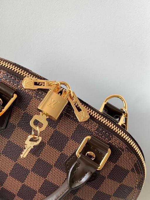 Buy & Sell Reigate Reigate and Banstead - Photos for Louis Vuitton Alma bb bag