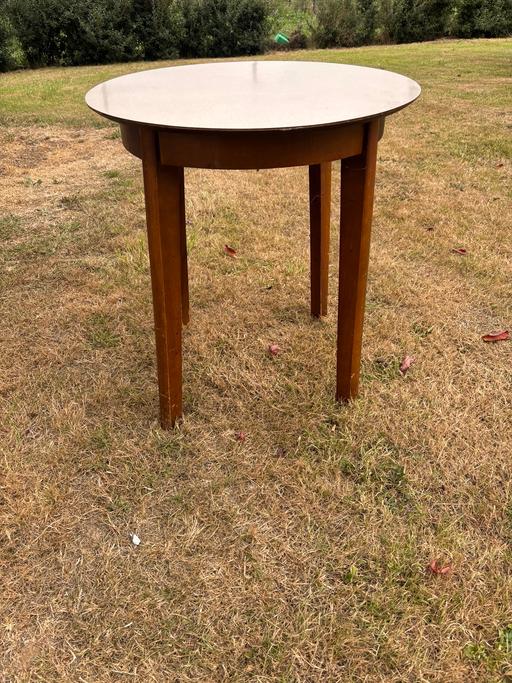 Buy & Sell Buckland Swale - Photos for Wood and Formica table