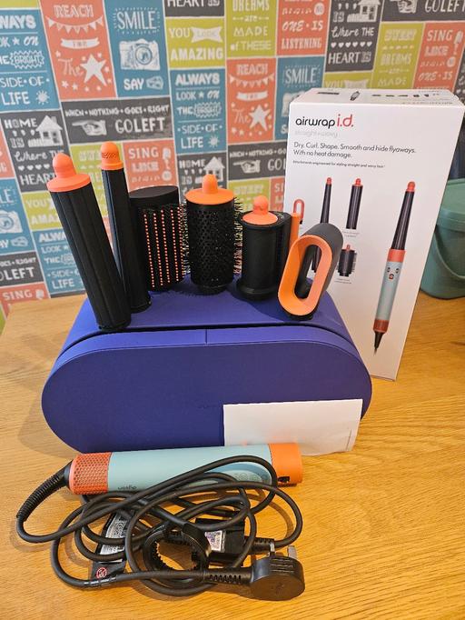 Buy & Sell Peverell Plymouth - Photos for Dyson airwrap i.d straight+wavy
