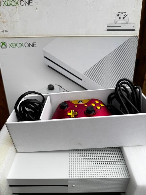 Buy & Sell Limehouse East London - Photos for Xbox One S 1TB with full box