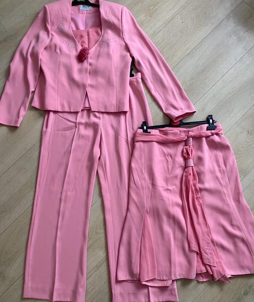 Buy & Sell Woodlesford Leeds - Photos for 4 pieces suit bubblegum pink
