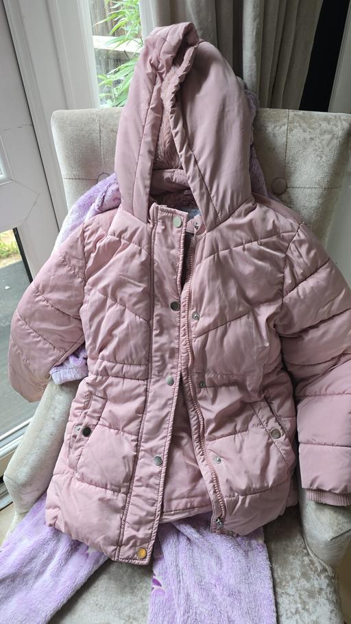 Buy & Sell Colliers Wood South West London - Photos for Girls winter coat